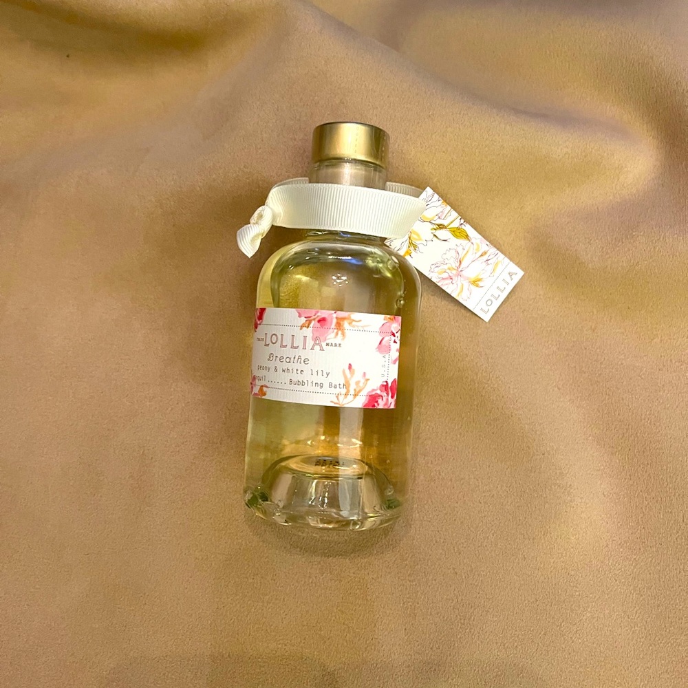 Lollia Breathe bubble bath